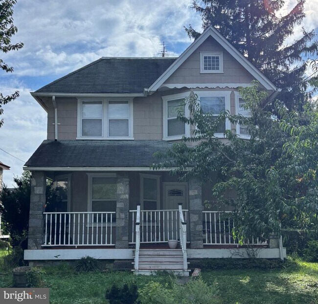 property at 62 Waterloo Ave