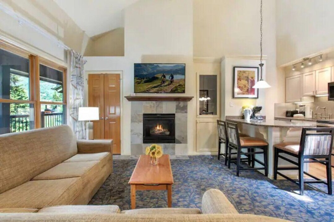 2244 S Frontage Rd W in Vail, CO - Building Photo