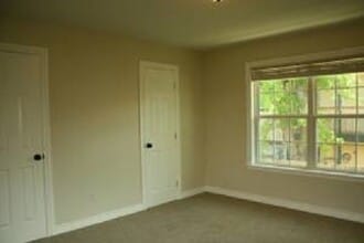 Plaza West Townhomes in Norman, OK - Foto de edificio - Building Photo