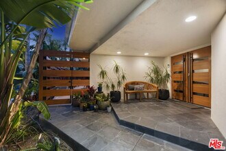 8405 Edwin Dr in Los Angeles, CA - Building Photo - Building Photo