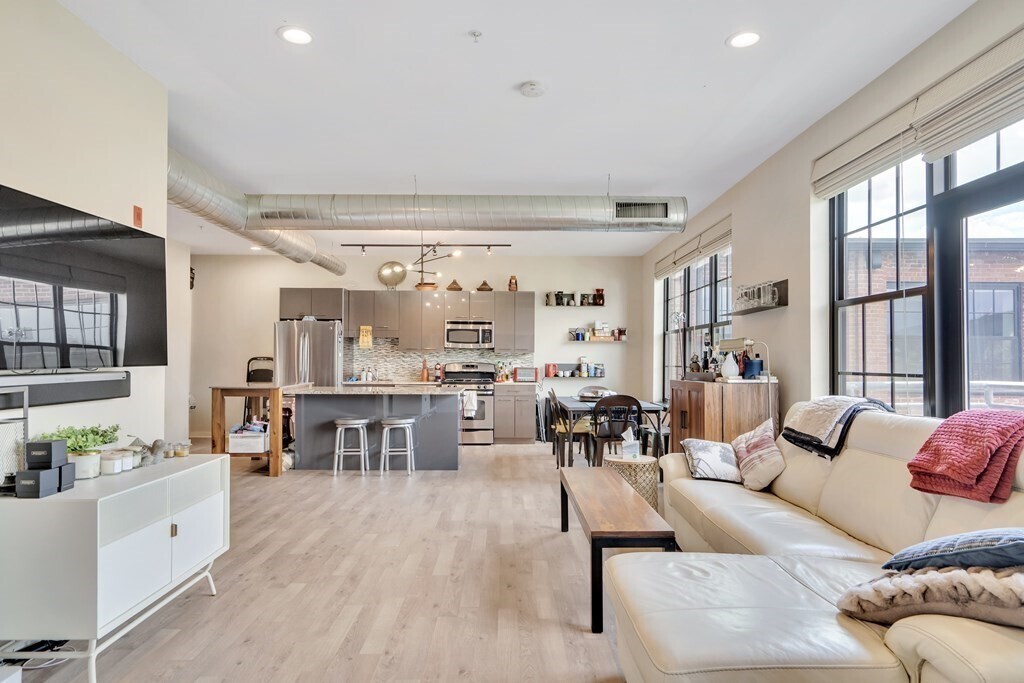 944 Dorchester Ave in Boston, MA - Building Photo