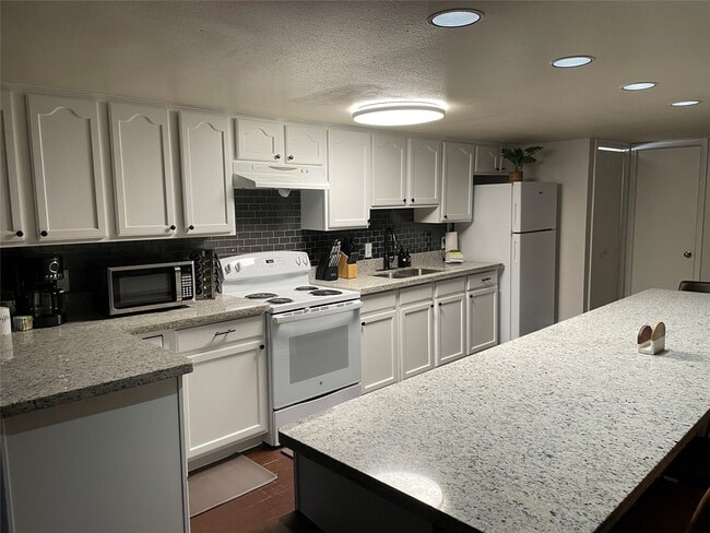 2118 The Strand in Galveston, TX - Building Photo - Building Photo