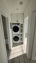 3422 Glenalbyn Dr, Unit 1 in Los Angeles, CA - Building Photo - Building Photo