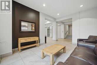 808 Bronson Ave in Ottawa, ON - Building Photo - Building Photo