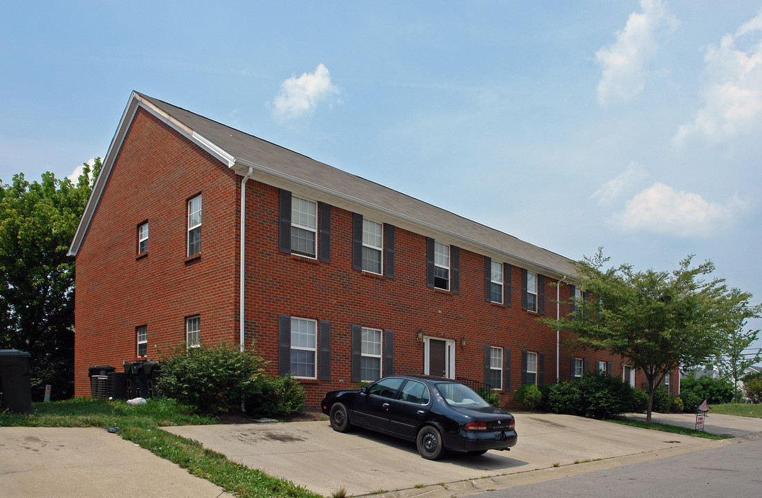 2832-2836 Ryan Cir in Lexington, KY - Building Photo