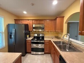 710 Chamberlain Manor Way in Knoxville, TN - Building Photo - Building Photo