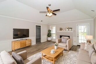 5996 Lawnhill Dr in Memphis, TN - Building Photo - Building Photo