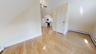 17 Dow St in Somerville, MA - Foto de edificio - Building Photo