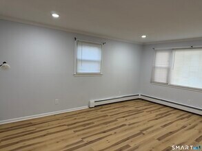 305 Wiklund Ave in Stratford, CT - Building Photo - Building Photo