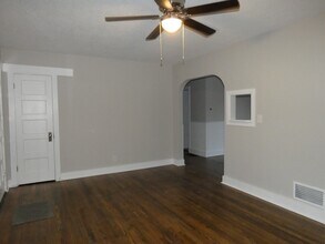 4721 NE 47th Terrace in Kansas City, MO - Building Photo - Building Photo