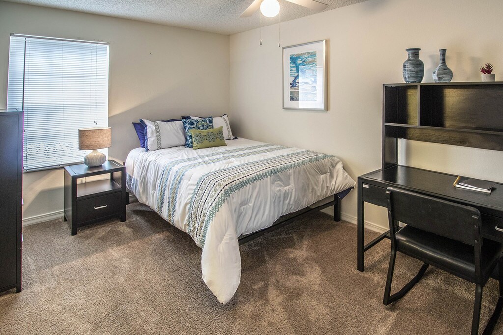 Lexington Crossing Gainesville, FL Apartments