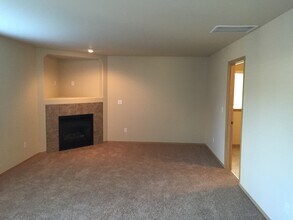 17727 1st Ave Ct E in Spanaway, WA - Building Photo - Building Photo