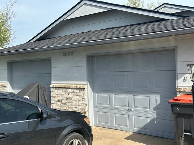 property at 2000 Cypress Pl