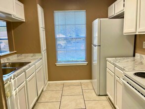 8808 Meadow Range St in San Antonio, TX - Building Photo - Building Photo