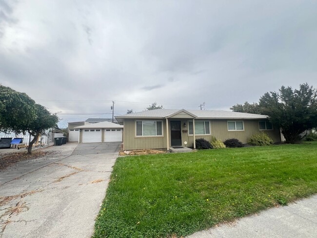 1628 S Wallace St in Moses Lake, WA - Building Photo - Building Photo