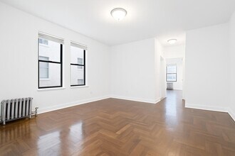 105 Pinehurst Ave, Unit 39 in New York, NY - Building Photo - Building Photo