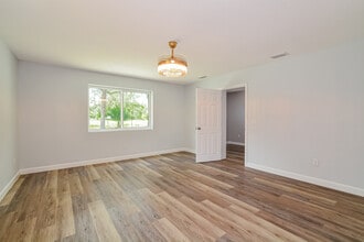 37420 New York Ave in Umatilla, FL - Building Photo - Building Photo