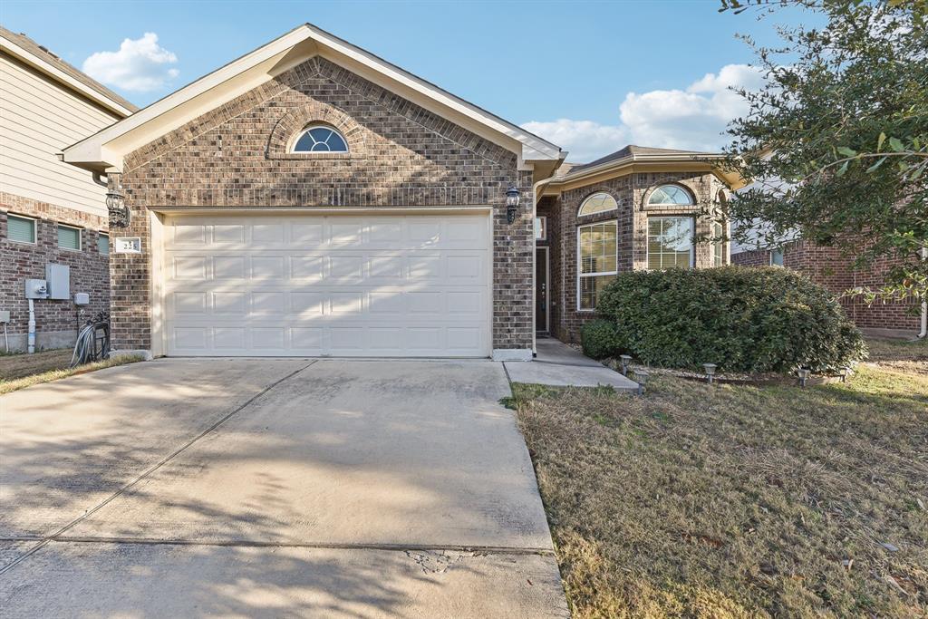 225 Shirley Dr in Buda, TX - Foto de edificio