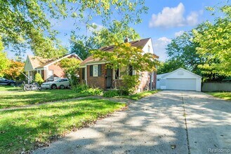 1109 Shadowlawn St in Inkster, MI - Building Photo - Building Photo