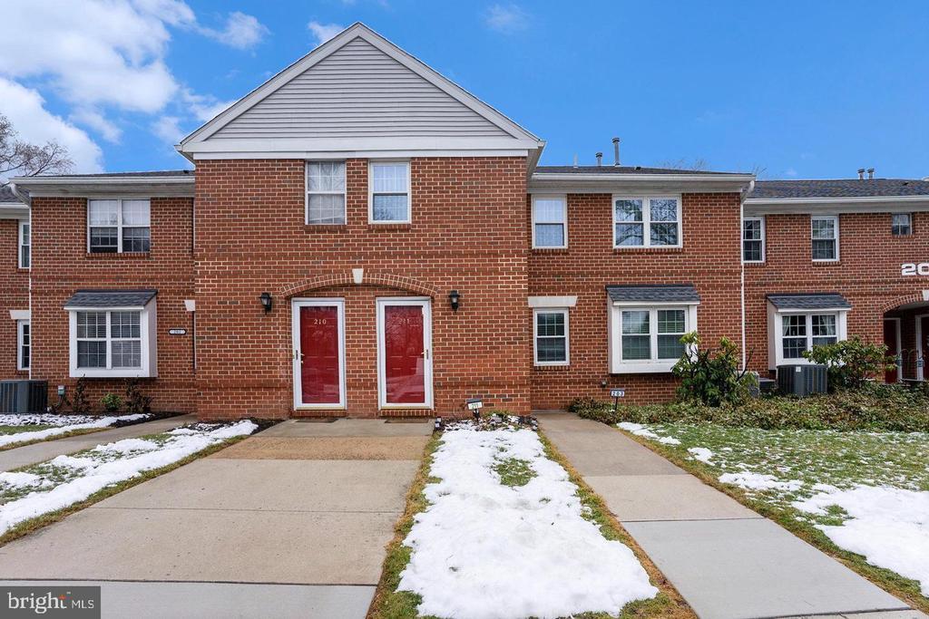 750 E Marshall St in West Chester, PA - Building Photo