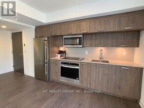 50-250 McCaul St in Toronto, ON - Building Photo - Building Photo