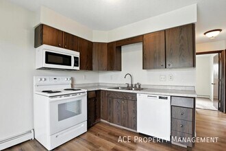 733 Dakota Dr in Rapid City, SD - Building Photo - Building Photo