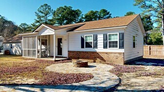 202 Sheldon Rd in Southern Pines, NC - Building Photo