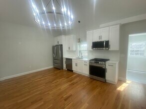 226 River St-Unit -2 in Waltham, MA - Building Photo - Building Photo