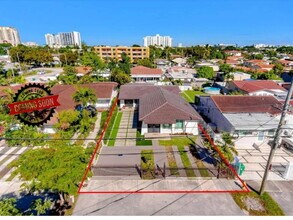 3031 SW 25th Ter in Miami, FL - Building Photo - Building Photo