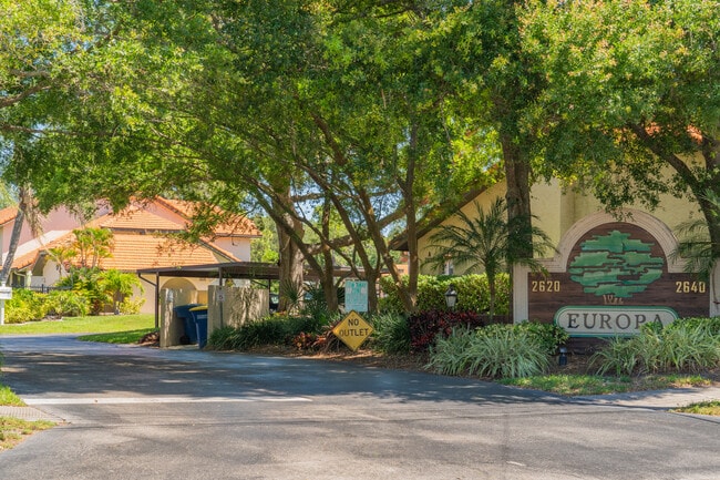 Europa of Countryside Condominiums in Clearwater, FL - Foto de edificio - Building Photo