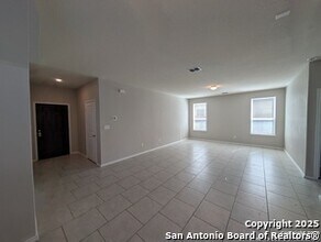 10330 Gibbons Creek in San Antonio, TX - Building Photo - Building Photo