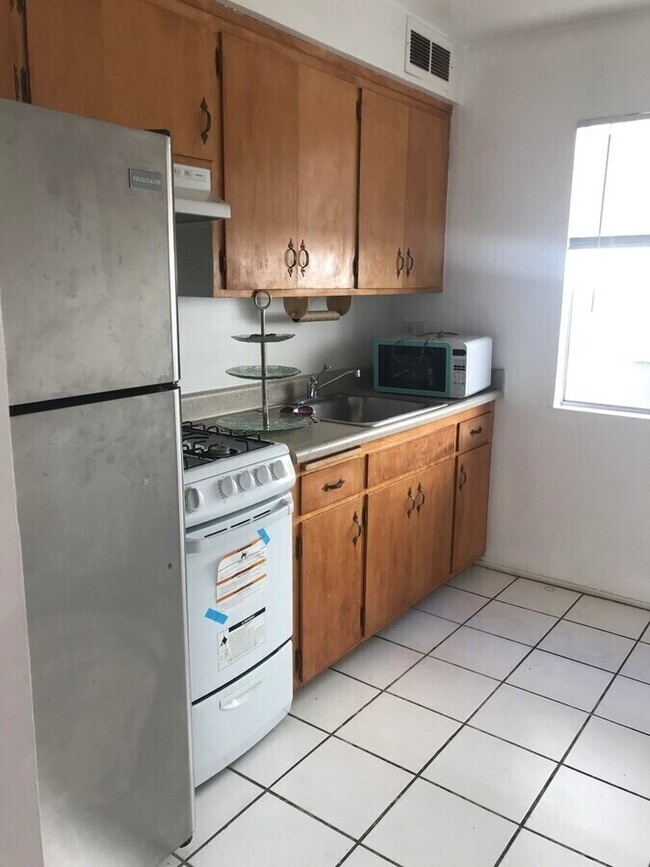 property at 2140 California St