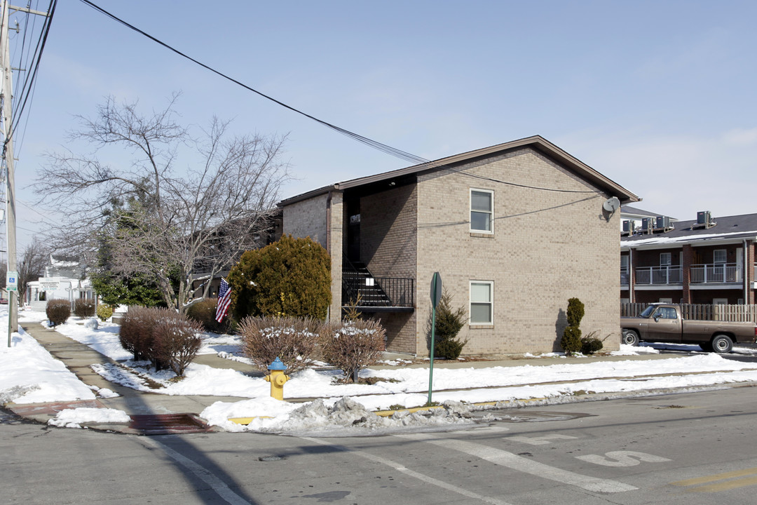 300 Pearl St in Jeffersonville, IN - Building Photo