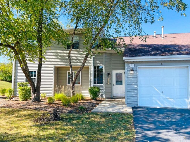 6 N Victoria Ln in Streamwood, IL - Building Photo - Building Photo