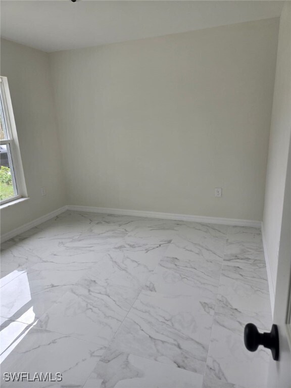 4447 30th St SW in Lehigh Acres, FL - Foto de edificio - Building Photo