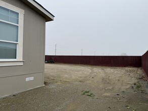 819 Dianne Dr in Turlock, CA - Foto de edificio - Building Photo