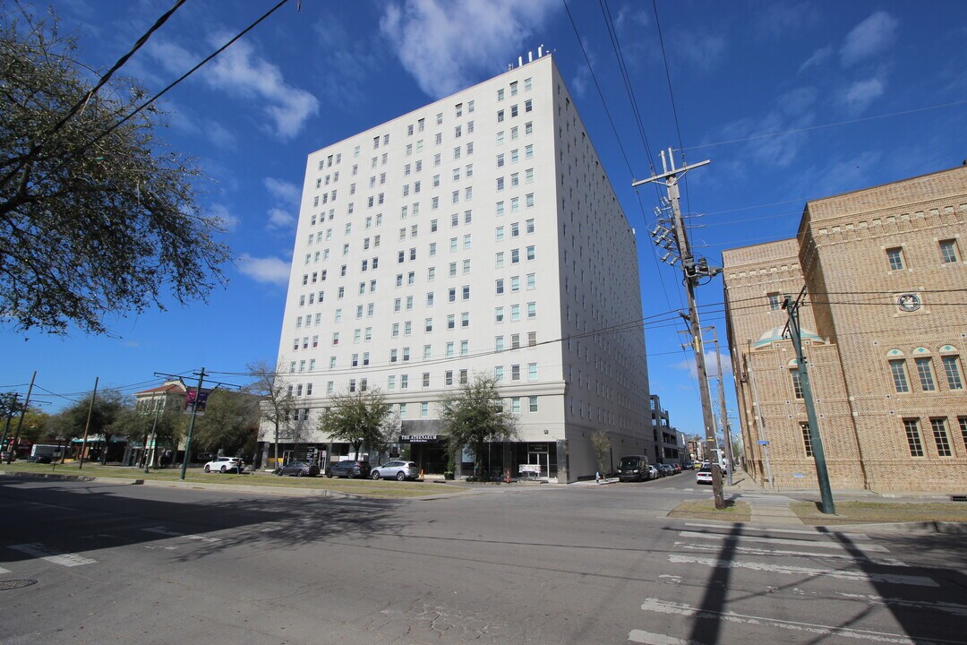 1205 Saint Charles Ave, Unit 612 in New Orleans, LA - Foto de edificio