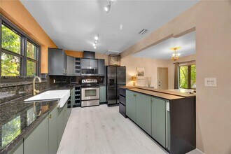7600 NE 7th Ave in Miami, FL - Building Photo - Building Photo