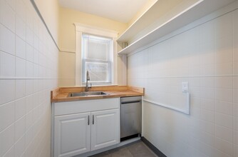 48 Belden St, Unit #2 in Boston, MA - Building Photo - Building Photo