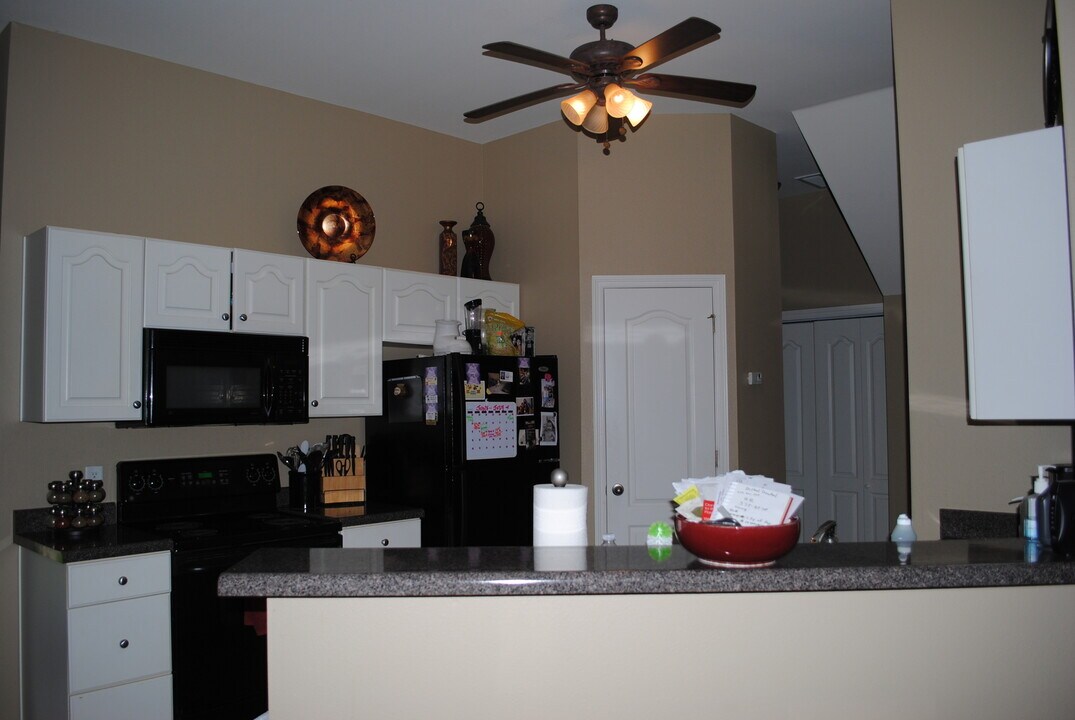 3614 N Tower Cir in Fayetteville, AR - Building Photo