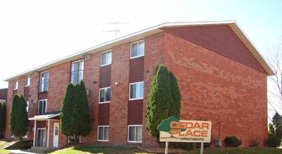 Greenbriar Apartments in St. Cloud, MN - Foto de edificio - Building Photo