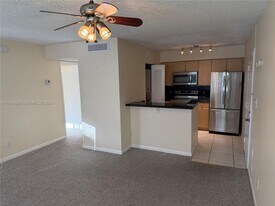 550 S Park Rd in Hollywood, FL - Building Photo