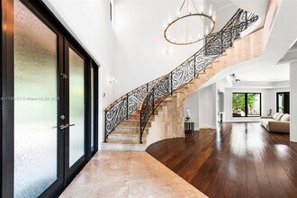 6700 Granada Blvd in Coral Gables, FL - Building Photo - Building Photo
