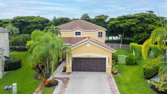 property at 1012 Tupelo Way