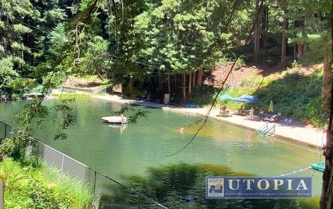 1068 Laurel Ave in Felton, CA - Building Photo - Building Photo