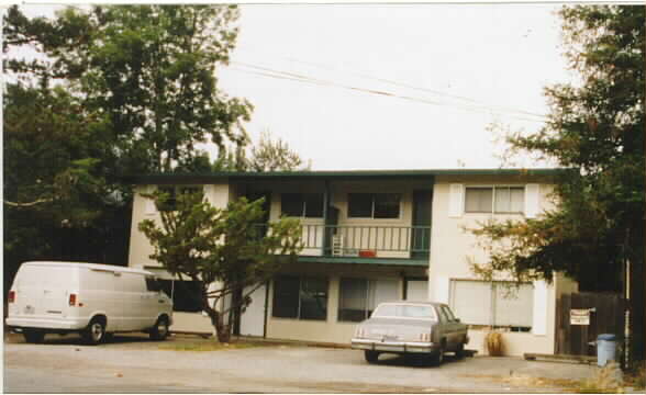 302 Laurel Way in Mill Valley, CA - Foto de edificio