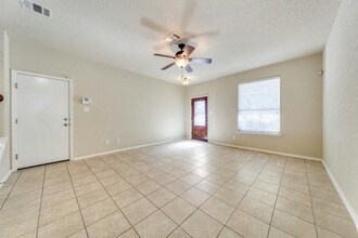 23127 Cardigan Chase in San Antonio, TX - Foto de edificio - Building Photo