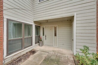 8404 Forest Ln, Unit 1104 in Dallas, TX - Foto de edificio - Building Photo