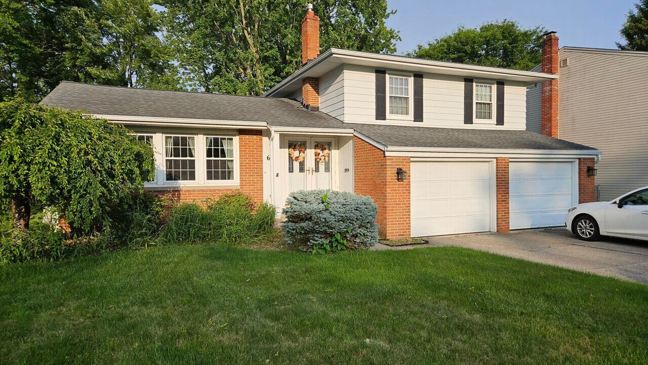 6115 Christman Dr in North Olmsted, OH - Building Photo