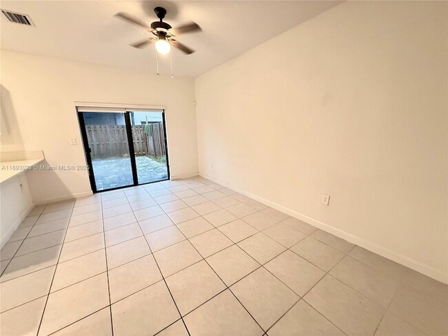 13306 SW 286th St in Homestead, FL - Foto de edificio - Building Photo